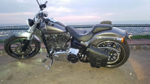 Sacoche Myleatherbikes Softail Breakout (13)